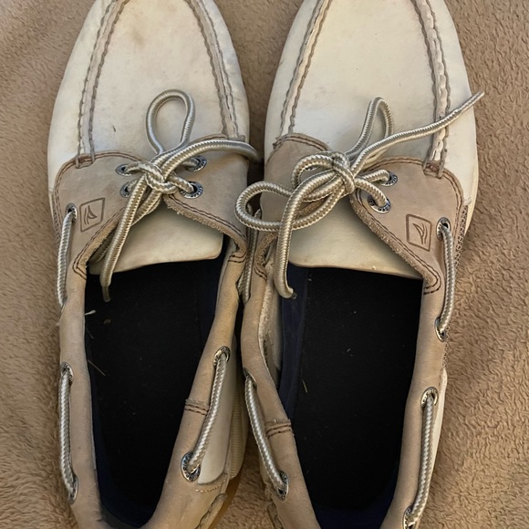 Sperry top-sider. Nice cream and tan color - Picture 2 of 10